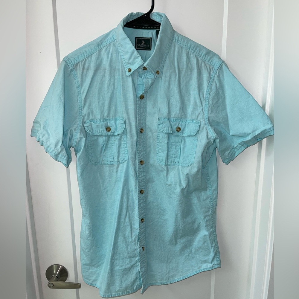 G.H. Bass & Co. Light Blue Casual Button Down Shirt